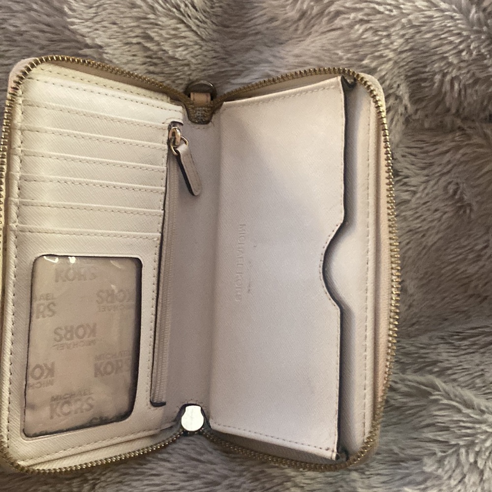 White Michael Kors Wallet - Picture 2 of 3